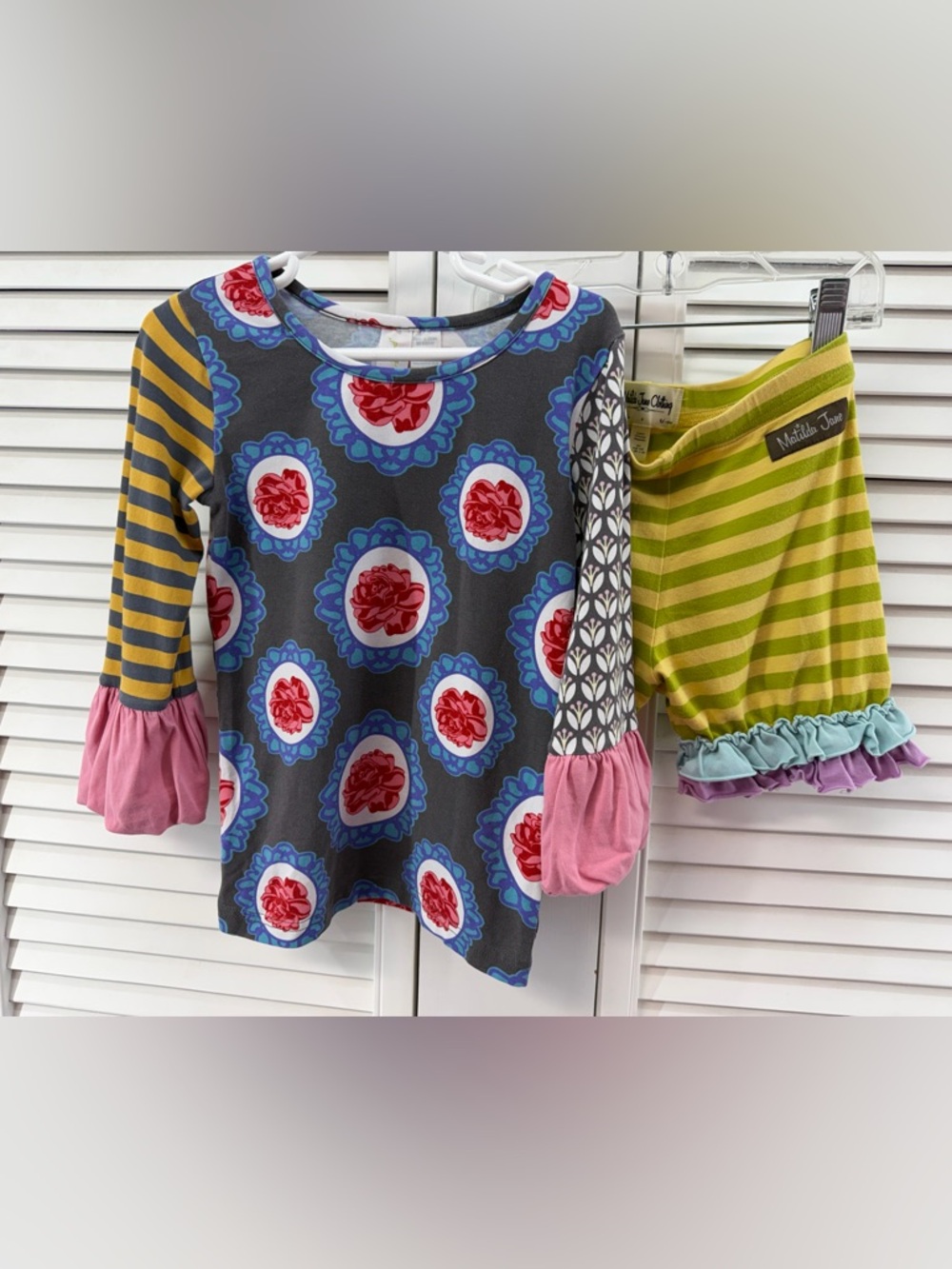Matilda Jane Girls size 6 paint by numbers short set